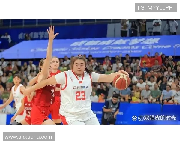 身高差距显著的篮球明星女性们如何在赛场上展现自我魅力与实力